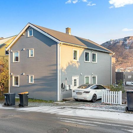 Luxury Apartement Close To City Centre With Free Parking トロムソ エクステリア 写真