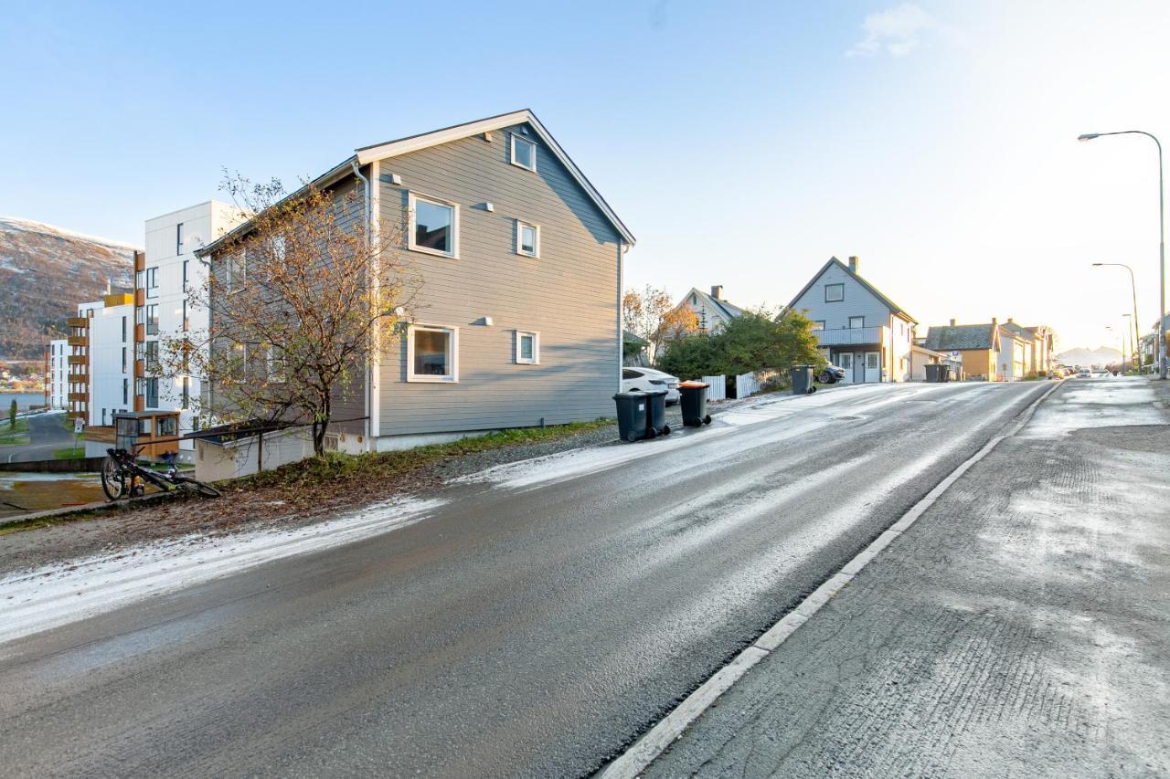 Luxury Apartement Close To City Centre With Free Parking トロムソ エクステリア 写真