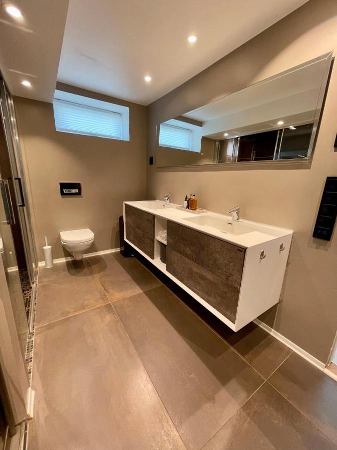 Luxury Apartement Close To City Centre With Free Parking トロムソ エクステリア 写真