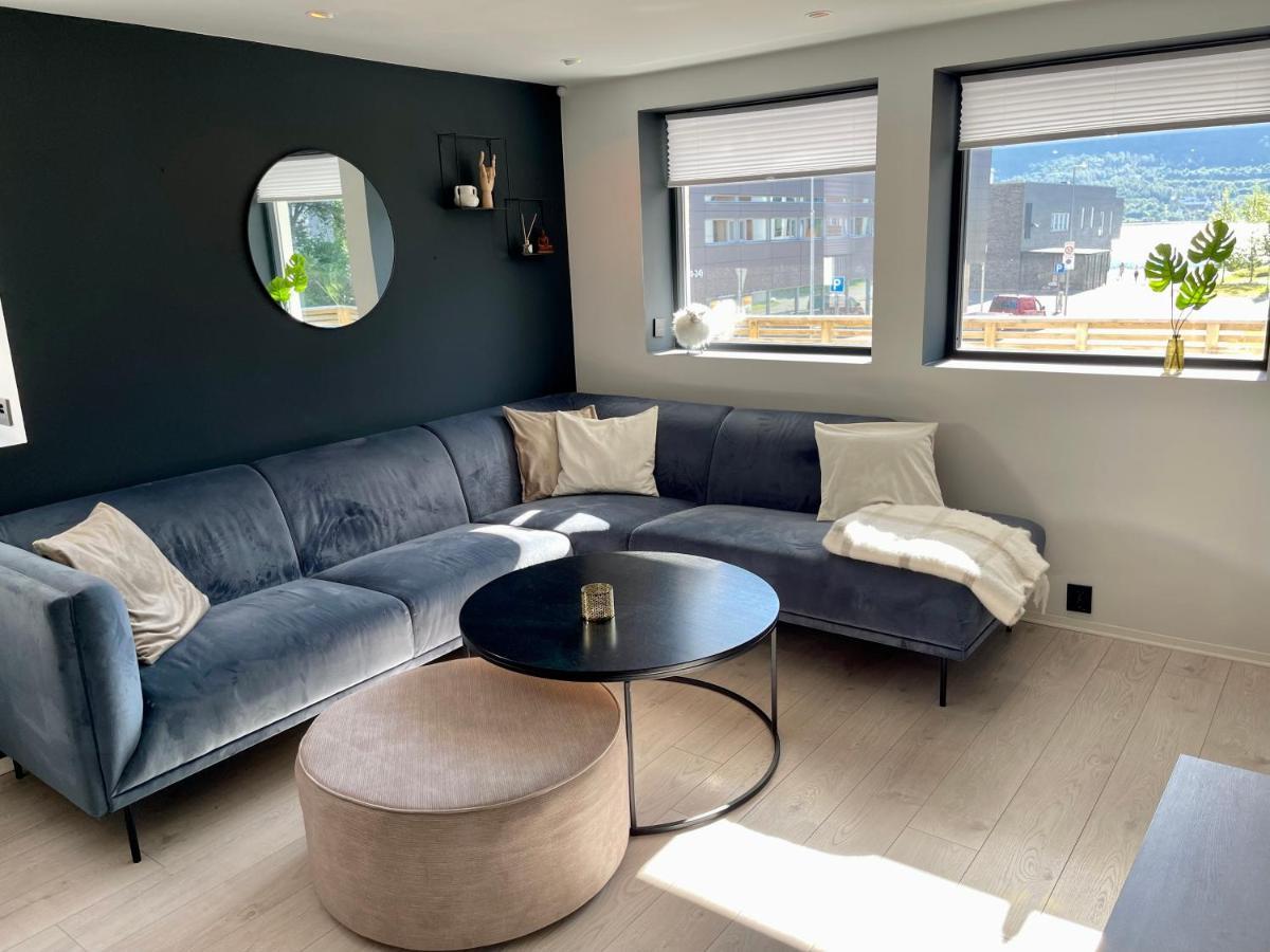 Luxury Apartement Close To City Centre With Free Parking トロムソ エクステリア 写真
